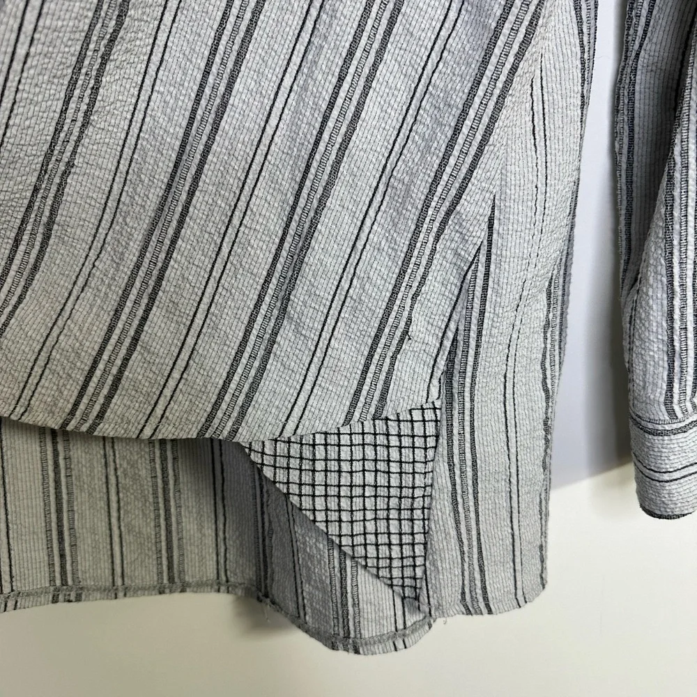 Habitat White Black Textured Striped Buttoned Blouse Size Small - Picture 4 of 8